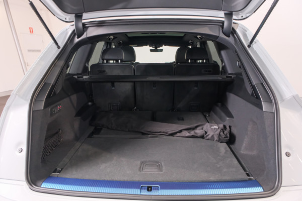 2026 MY25 Audi Q7 4M TDI 210kW S line SUV image 18
