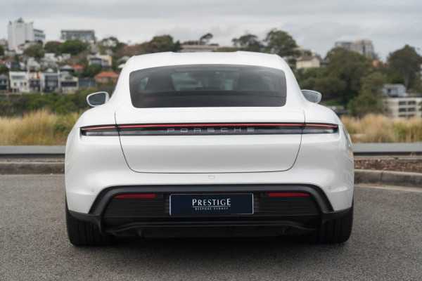 2021 Porsche Taycan 4S Coupe Image 5