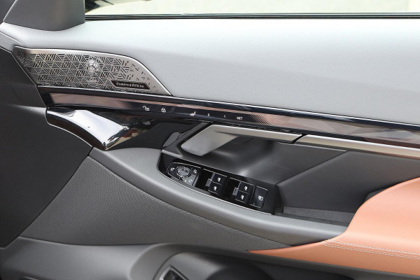 2025 BMW 5 Series G60 520i M Sport Sedan image 19