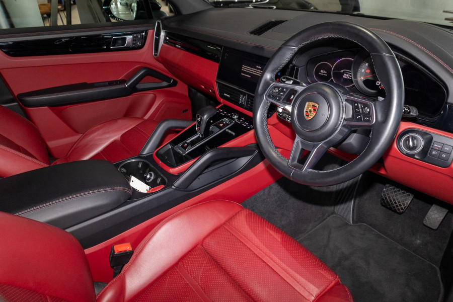 2022 Porsche Cayenne 9YA  SUV