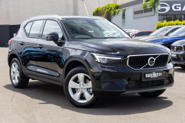 2026 Volvo XC40 XZ Plus B4 SUV image 3