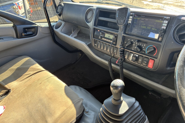 2018 Hino 300 Tray Dropside Image 8