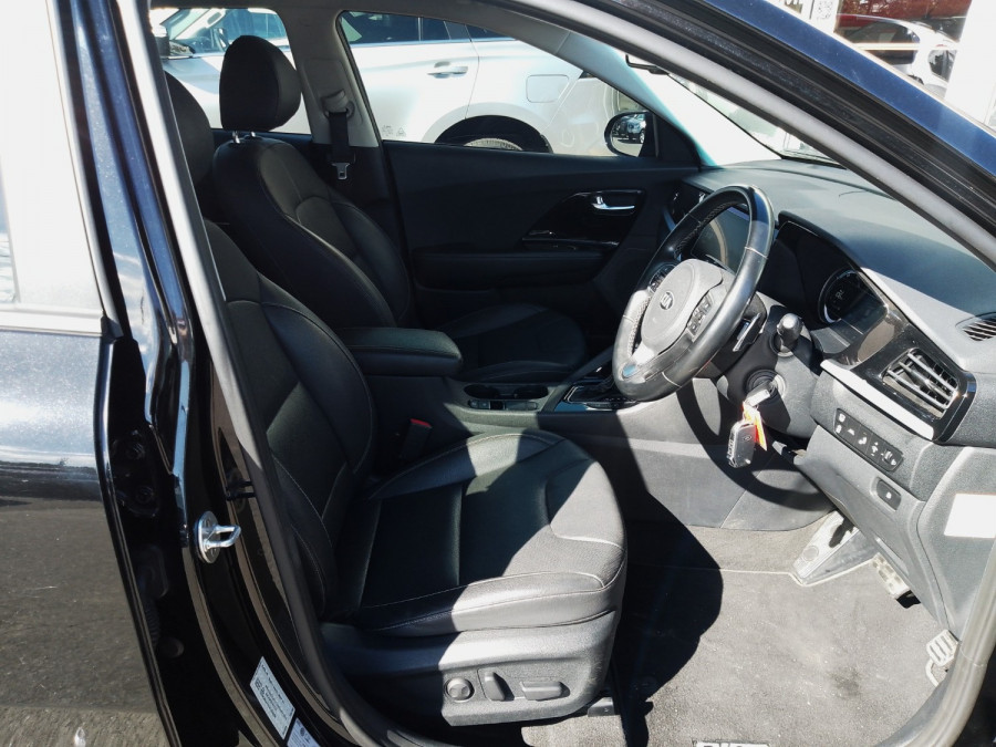 2021 Kia Niro DE Hybrid Sport SUV Image 19