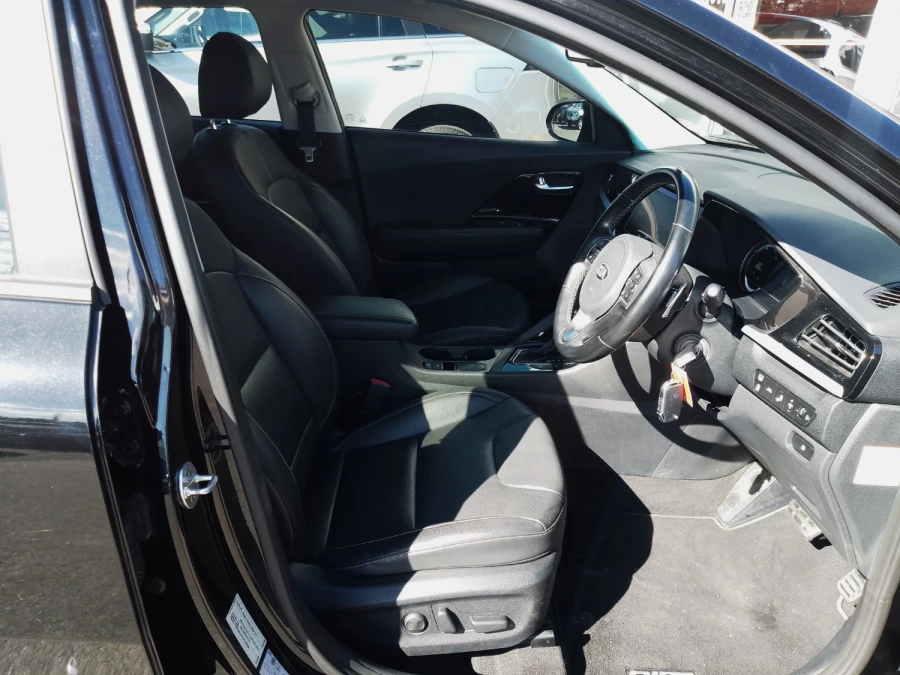 2021 Kia Niro DE Hybrid Sport SUV Image 19