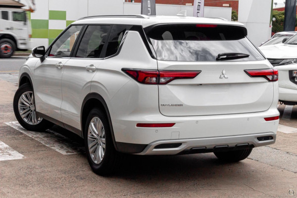 2024 Mitsubishi Outlander ZM LS SUV