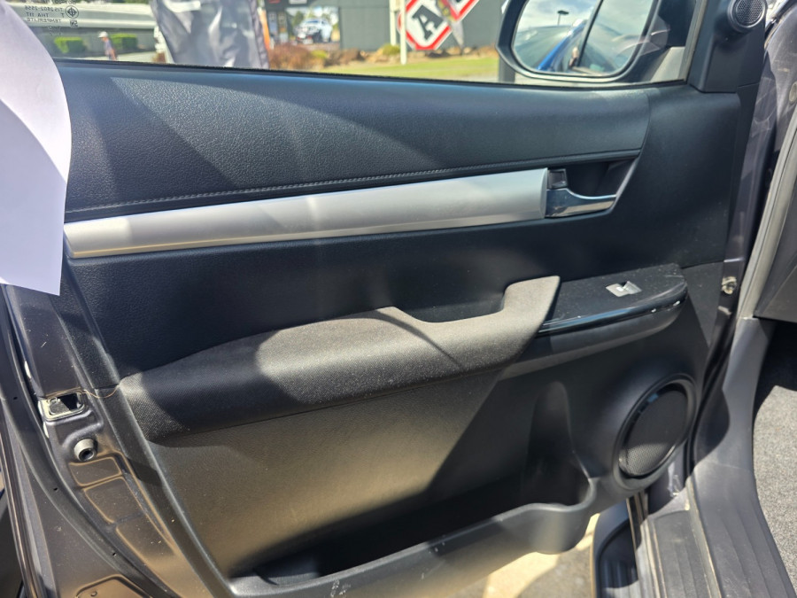 2023 Toyota HiLux GUN126R SR5 Ute Image 38