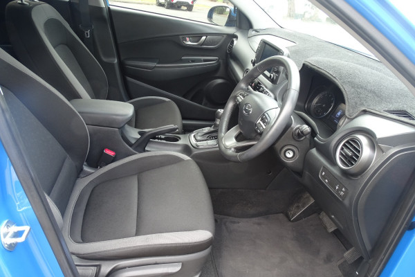 2020 Hyundai KONA OS.3 Active SUV Image 11