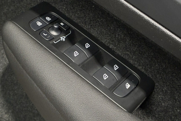 2025 Volvo XC40 XZ Plus B4 SUV Image 12