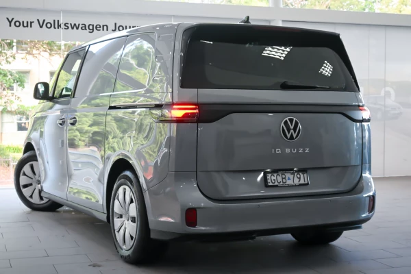 2025 Volkswagen ID. Buzz Cargo EBN BEV550 Van Image 2