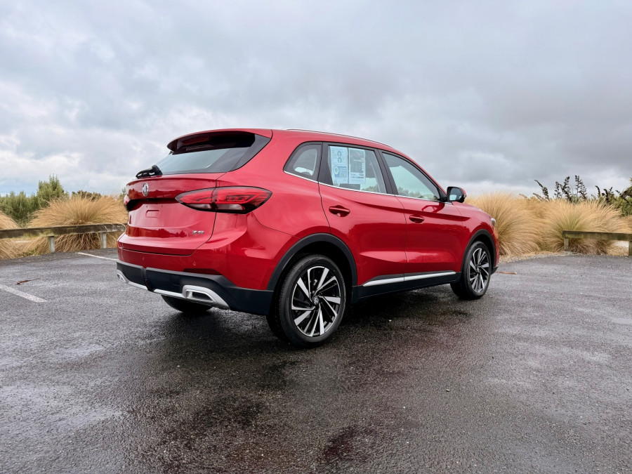 2026 MG ZS ZS32 Essence SUV Image 3