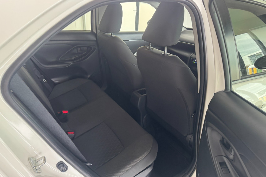 2021 Toyota Yaris Cross MXPB10R GX SUV Image 6