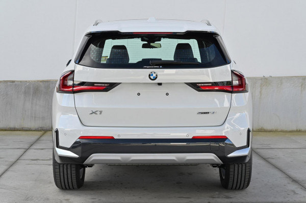 2026 BMW X1 U11 sDrive18i SUV image 3