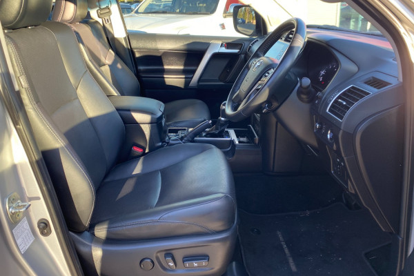 2022 Toyota LandCruiser Prado GDJ150R VX SUV Image 12