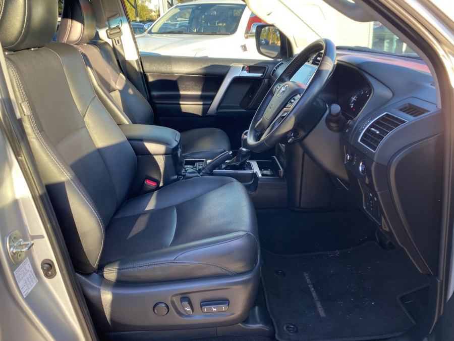 2022 Toyota LandCruiser Prado GDJ150R VX SUV Image 12