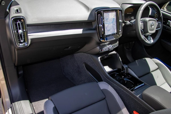 2026 MY27 Volvo EX40  Ultra Single Motor Extended Range SUV Image 6