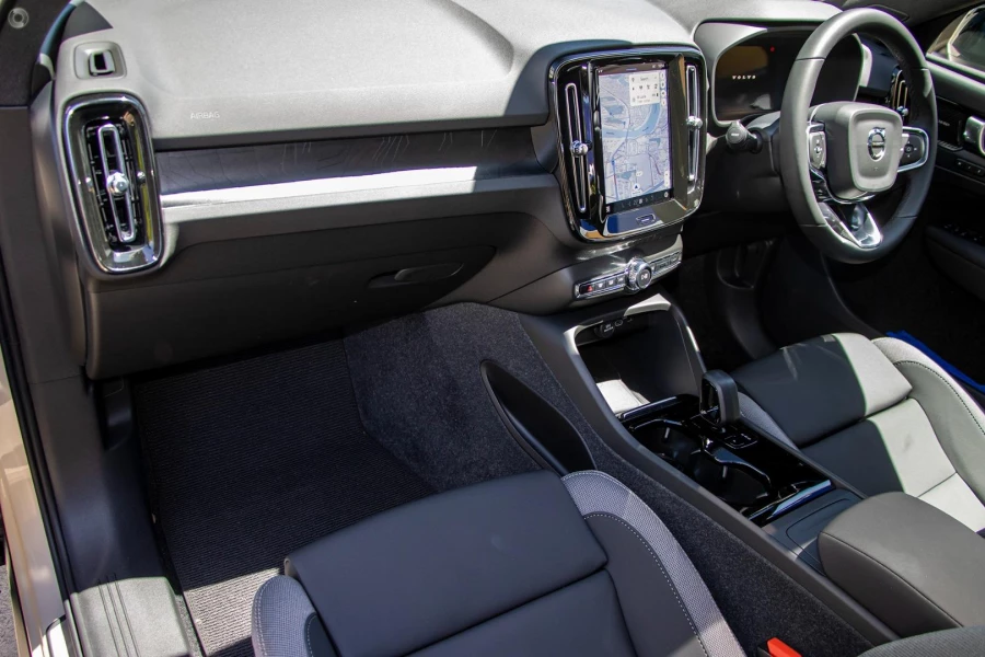 2026 MY27 Volvo EX40  Ultra Single Motor Extended Range SUV Image 6