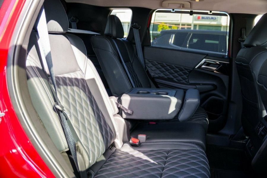 2024 Mitsubishi Outlander ZM PHEV Exceed SUV Image 11
