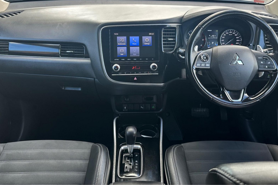 2021 Mitsubishi Outlander ZL LS SUV Image 12