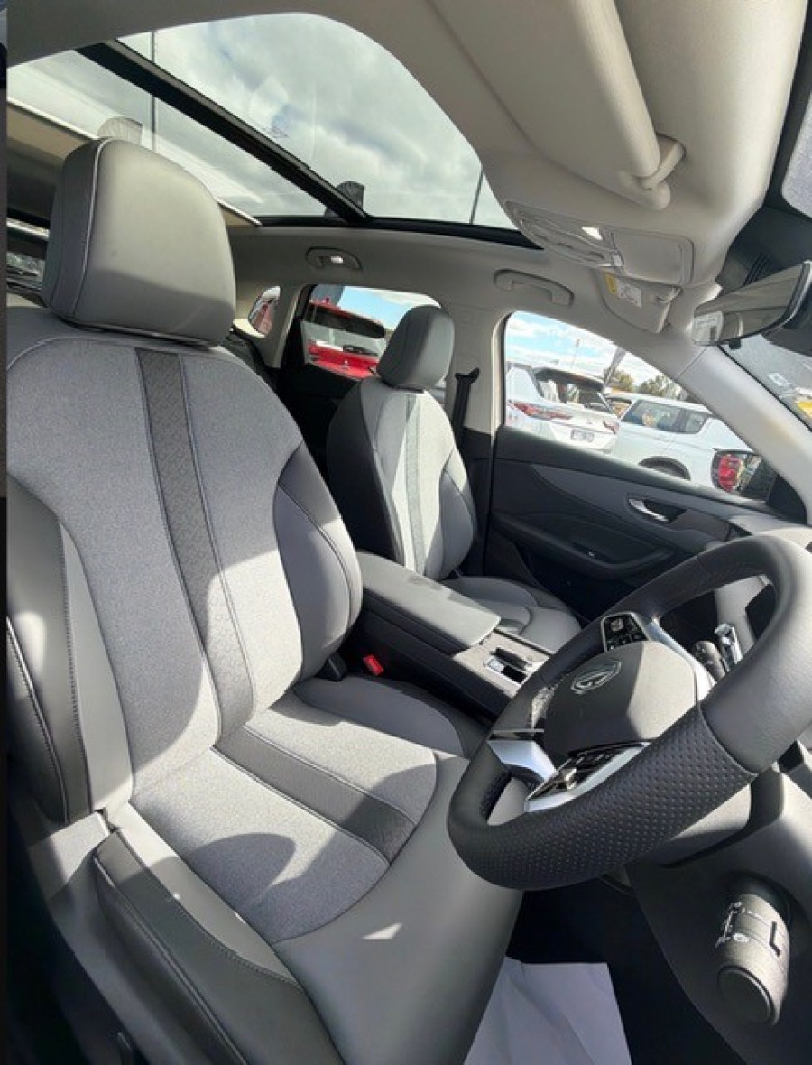 2025 MG MGS5 EV ZS3EM Essence 62 SUV Image 2