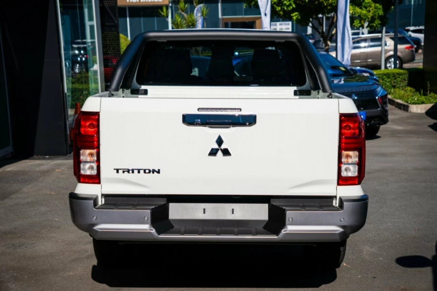 2026 Mitsubishi Triton MV GLX-R Ute Image 3