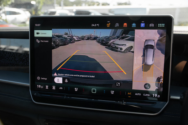 2025 MY26 Volkswagen Tayron R4 195TSI R-Line SUV Image 15