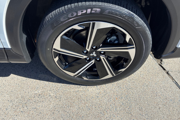 2022 Mitsubishi Eclipse Cross YB PHEV ES SUV Image 9