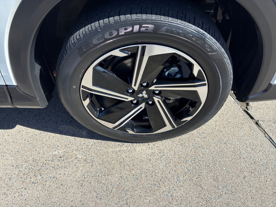 2022 Mitsubishi Eclipse Cross YB PHEV ES SUV Image 9