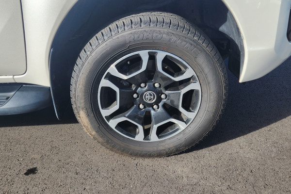 2022 Toyota HiLux GUN126R SR5 Ute Image 15