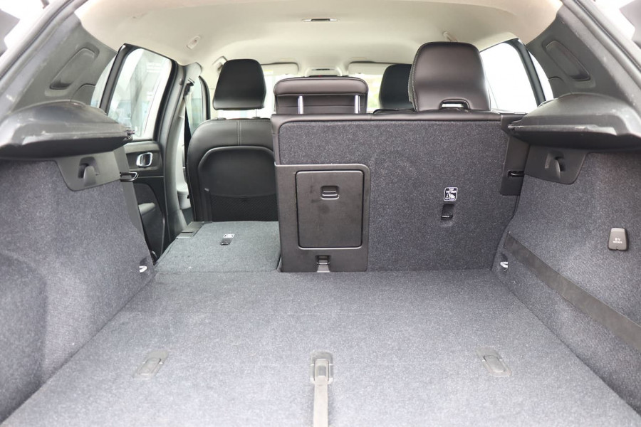 2018 Volvo Xc40 (No Series) MY19 T4 Momentum Suv Image 18