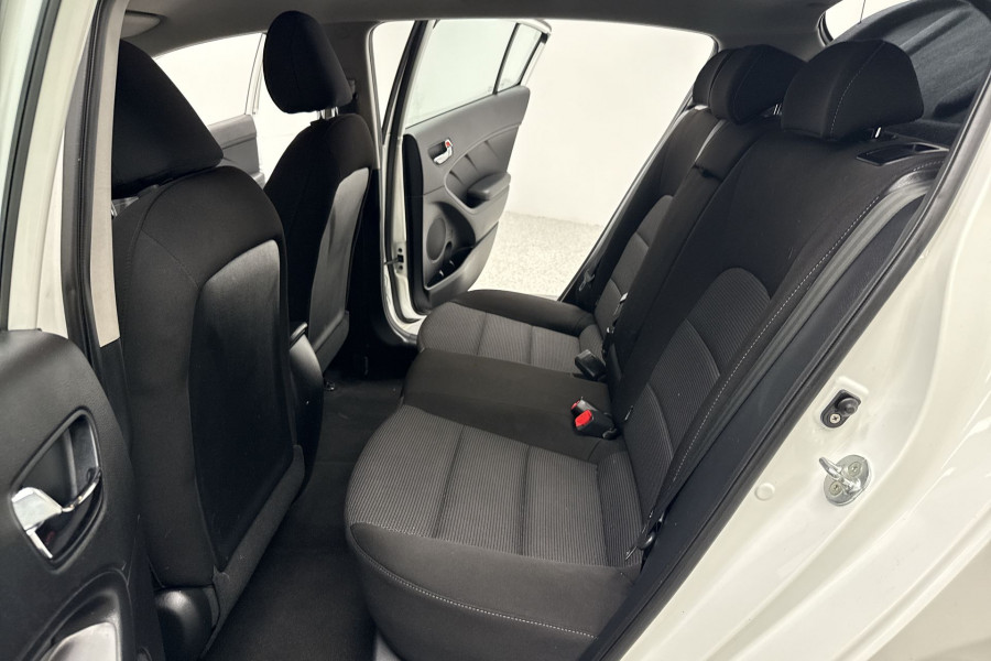 2016 MY17 Kia Cerato YD Sport Hatch Image 14
