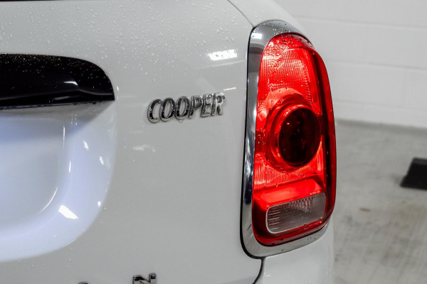 2018 MINI Countryman F60 Cooper SUV image 22