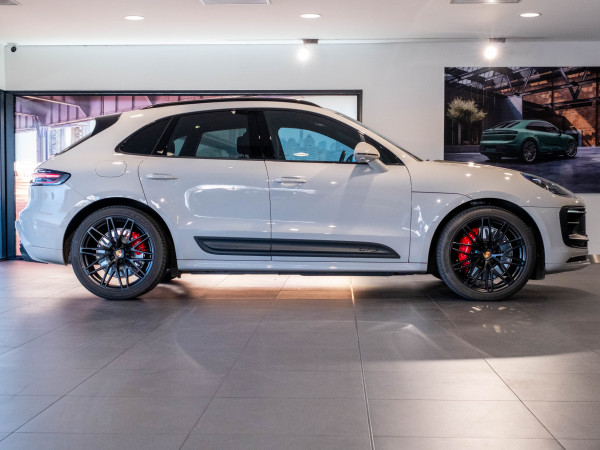 2022 MY23 Porsche Macan 95B GTS SUV image 5