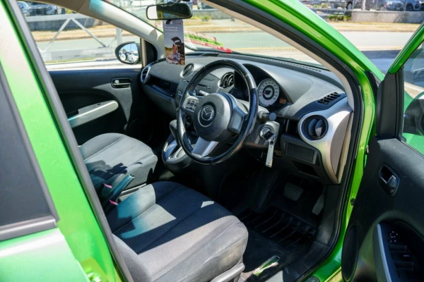 2007 Mazda 2 DE Series 1 Genki Hatch Image 13