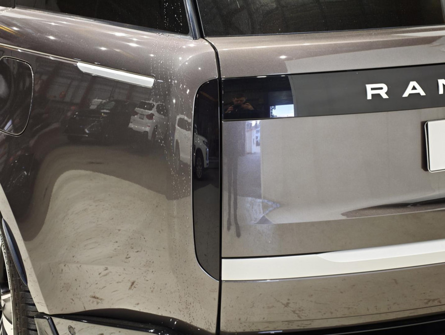 2024 MY25 Land Rover Range Rover L460 P460e Autobiography SUV Image 37