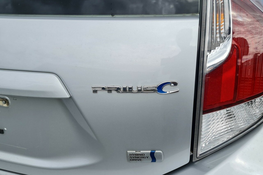 2016 Toyota Prius c NHP10R E-CVT Hatch Image 8