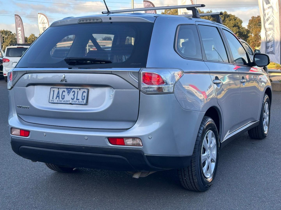 2012 MY13 Mitsubishi Outlander ZJ ES SUV Image 17