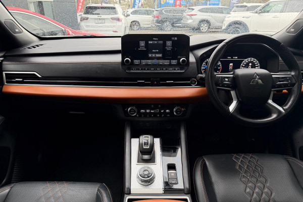 2024 Mitsubishi Outlander ZM Exceed Tourer SUV Image 25