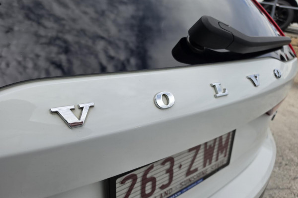 2019 Volvo V90 Cross Country P Series D5 Wagon Image 15