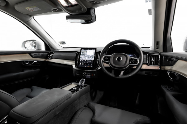 2025 Volvo XC90 L Series Ultra B5 Bright SUV Image 11
