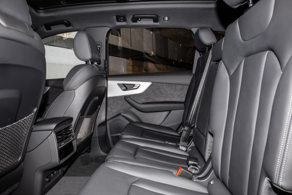 2024 MY25 Audi Q7 4M 55 TFSI S line SUV image 9