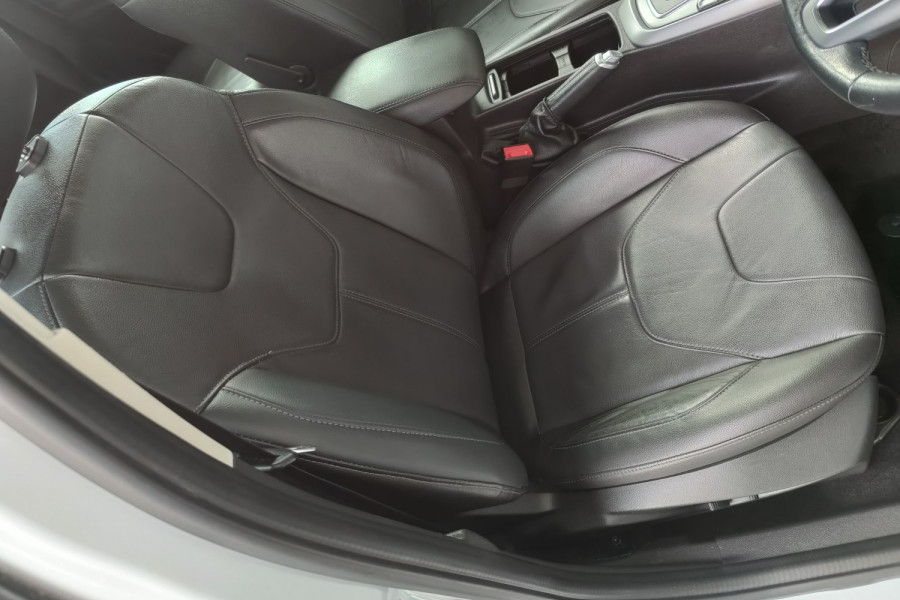 2016 Ford Focus LZ Titanium Hatch Image 34