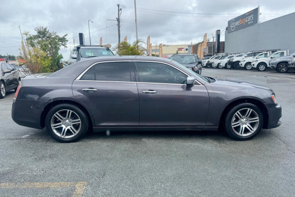 2015 MY14 Chrysler 300 LX C Sedan Image 7