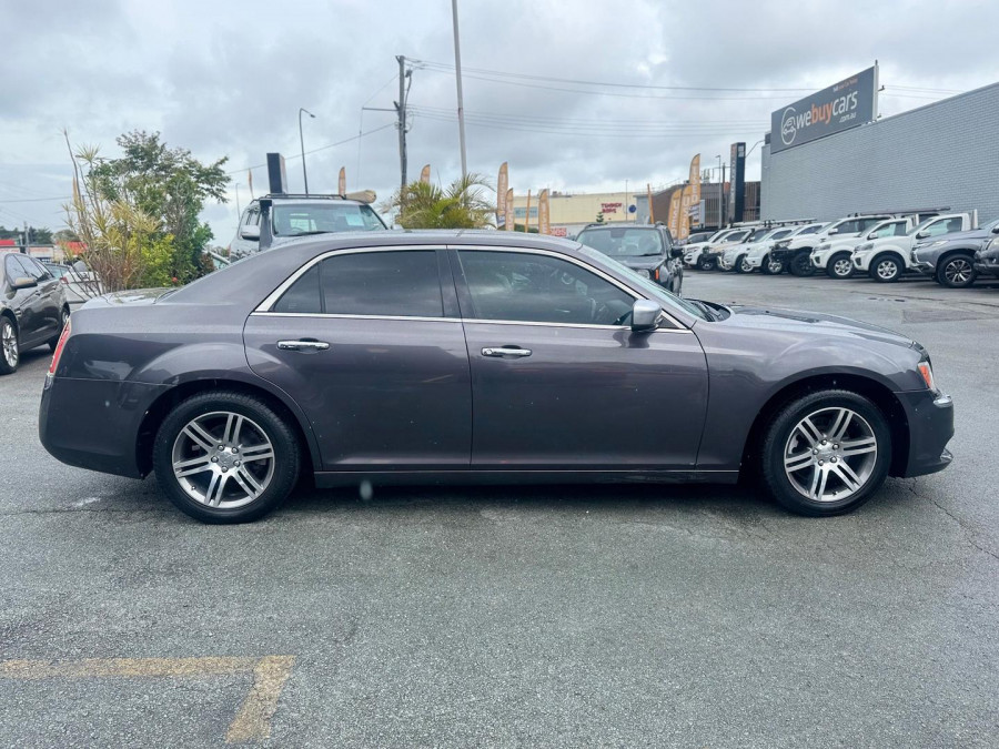 2015 MY14 Chrysler 300 LX C Sedan Image 7