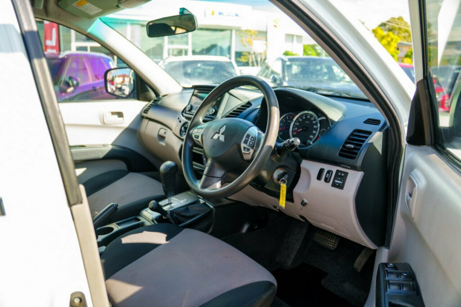 2015 Mitsubishi Triton MN GLX Ute Image 13