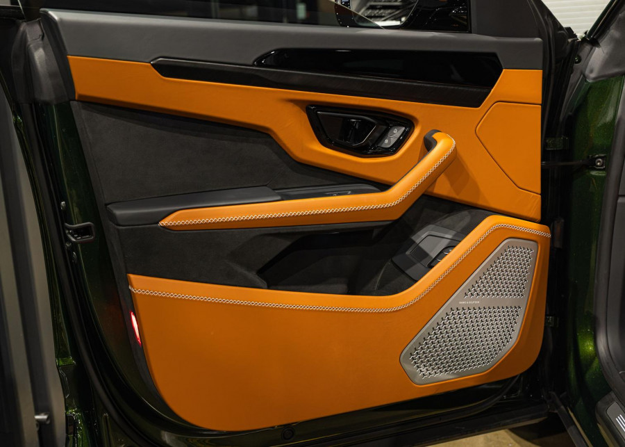 2025 Lamborghini Urus 636 SE SUV Image 28
