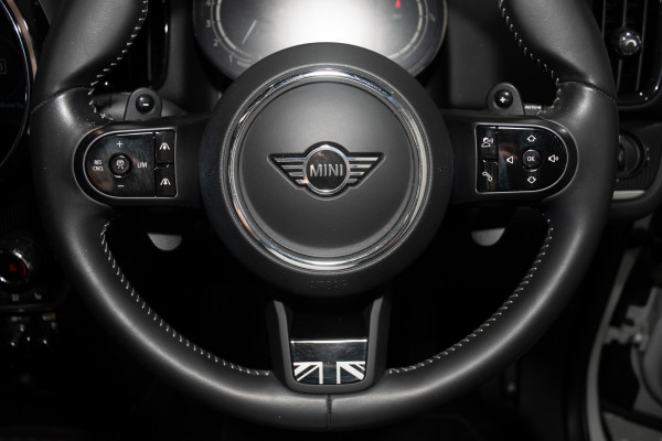 2021 MINI Countryman Cooper S Mini Yours SUV image 16