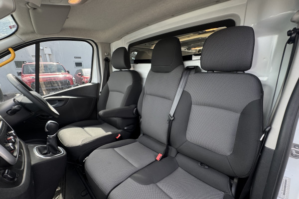 2022 Mitsubishi Express SN GLX+ Van Image 15