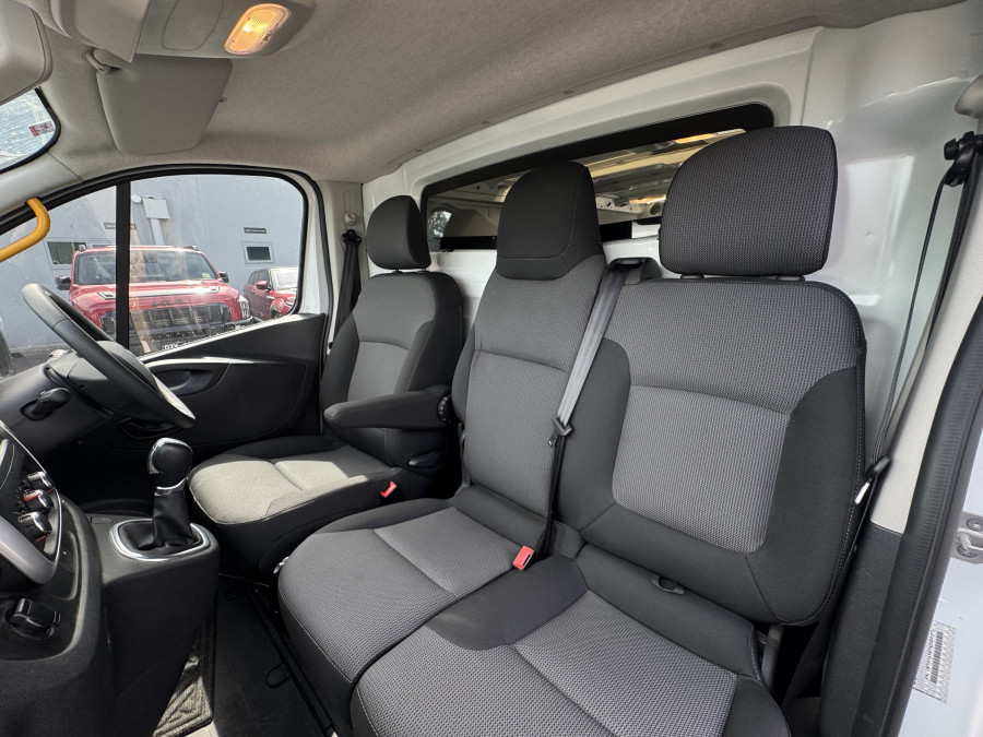 2022 Mitsubishi Express SN GLX+ Van Image 15