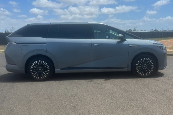 2026 XPeng X9 Standard Range Other Image 2