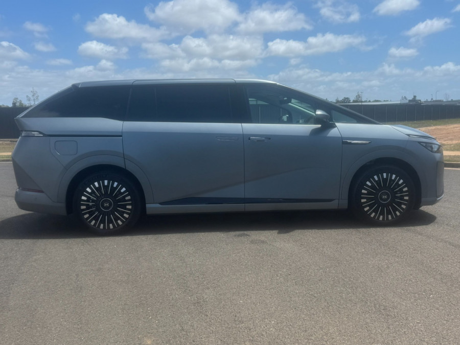 2026 XPeng X9 Standard Range Other Image 2
